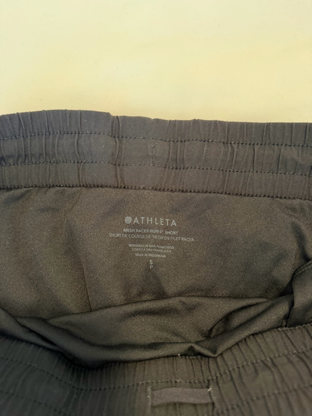 Athleta Mesh Racer Run Mid Rise 4" Short - Picture 12 of 12